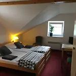 米尔托姆旅馆 3*